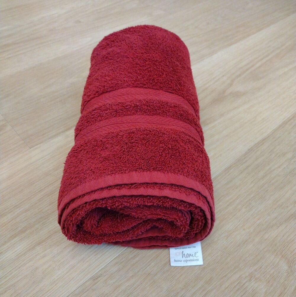 JC Penney Home Expressions Cranberry Red Bath Towel 100% Cotton 32" Long Brazil